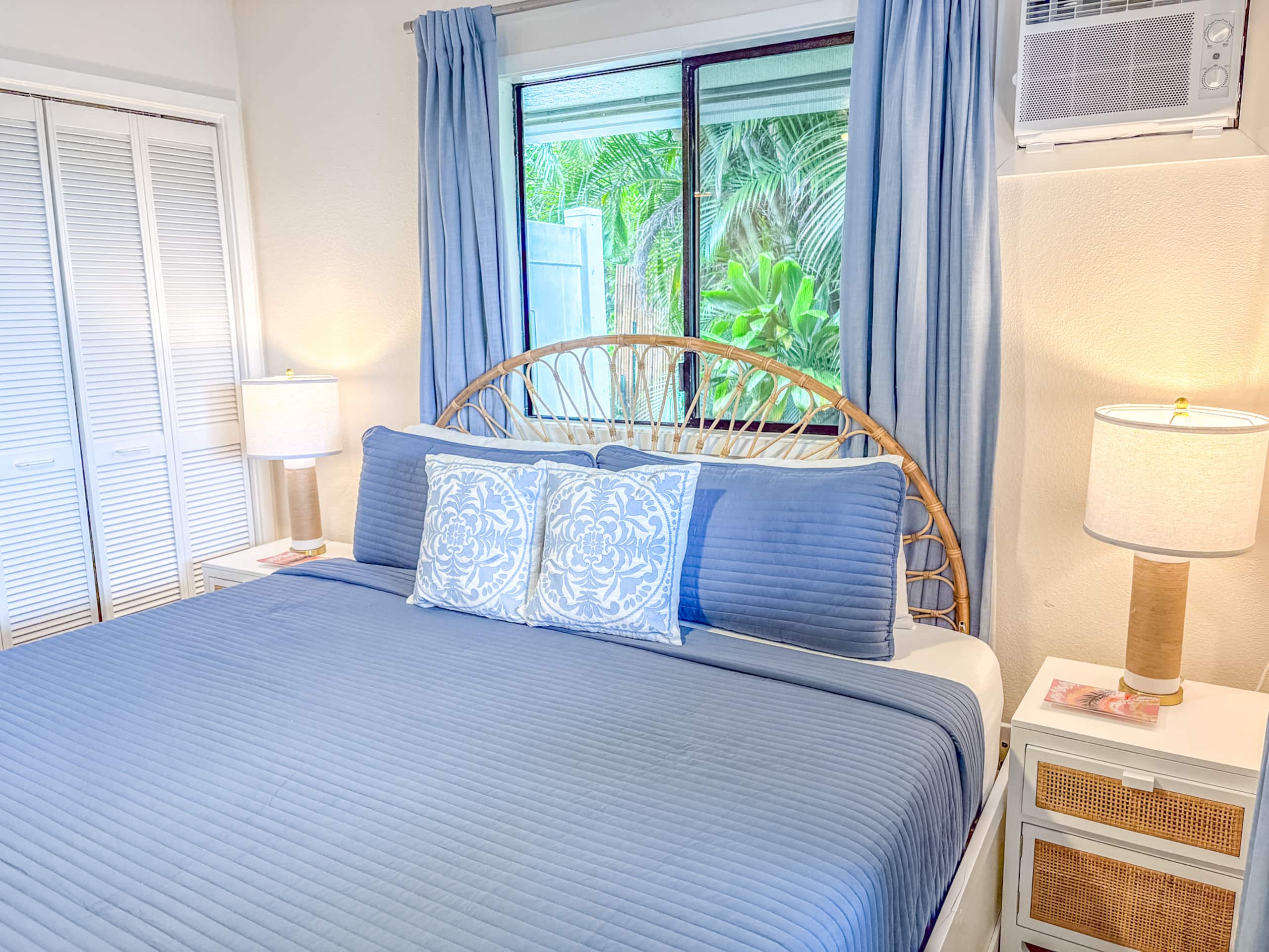 Villa in Princeville · ★5.0 · 6 bedrooms · 13 beds · 2.5 private baths - Image 29