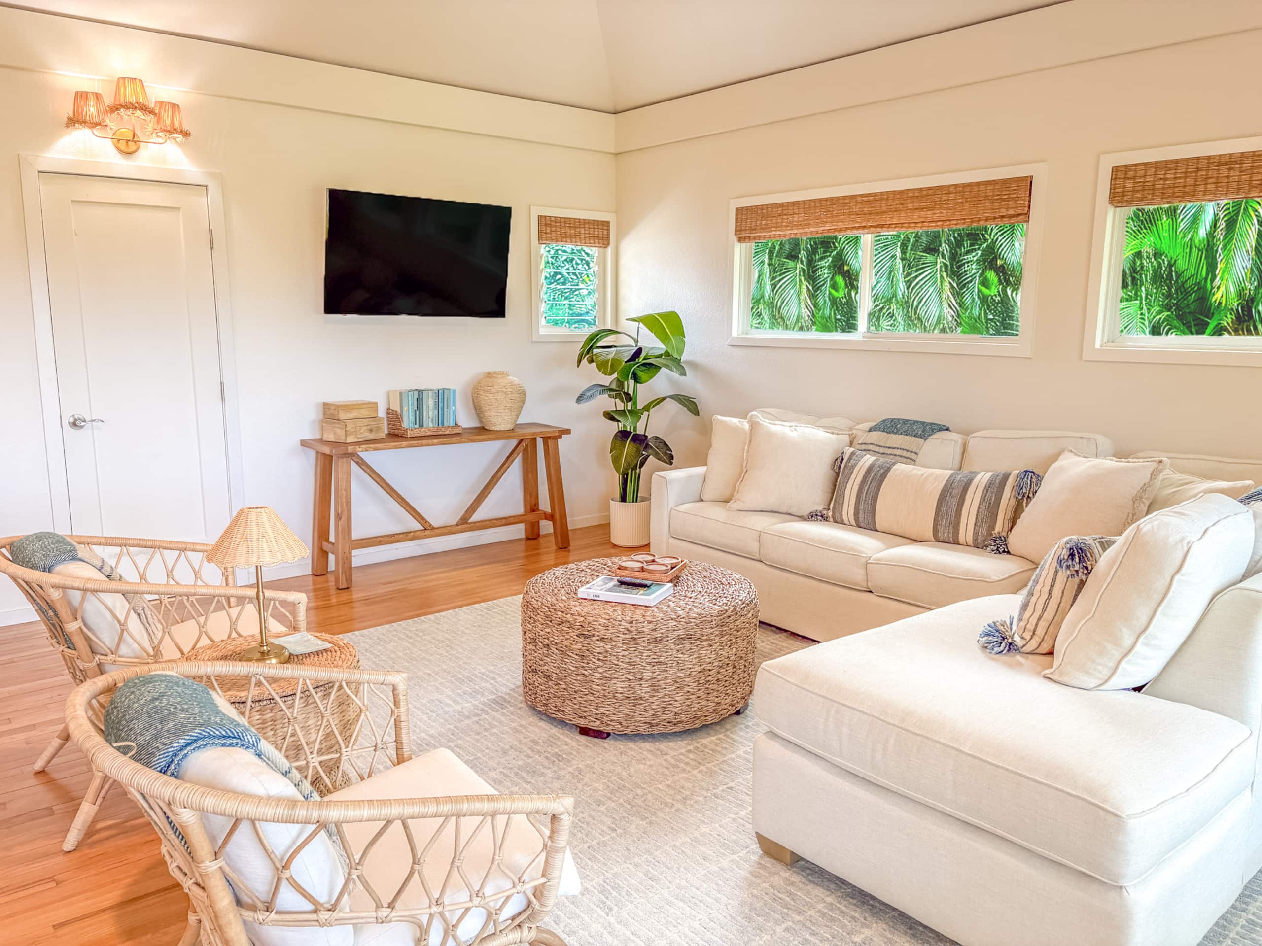 Villa in Princeville · ★5.0 · 6 bedrooms · 13 beds · 2.5 private baths - Image 9