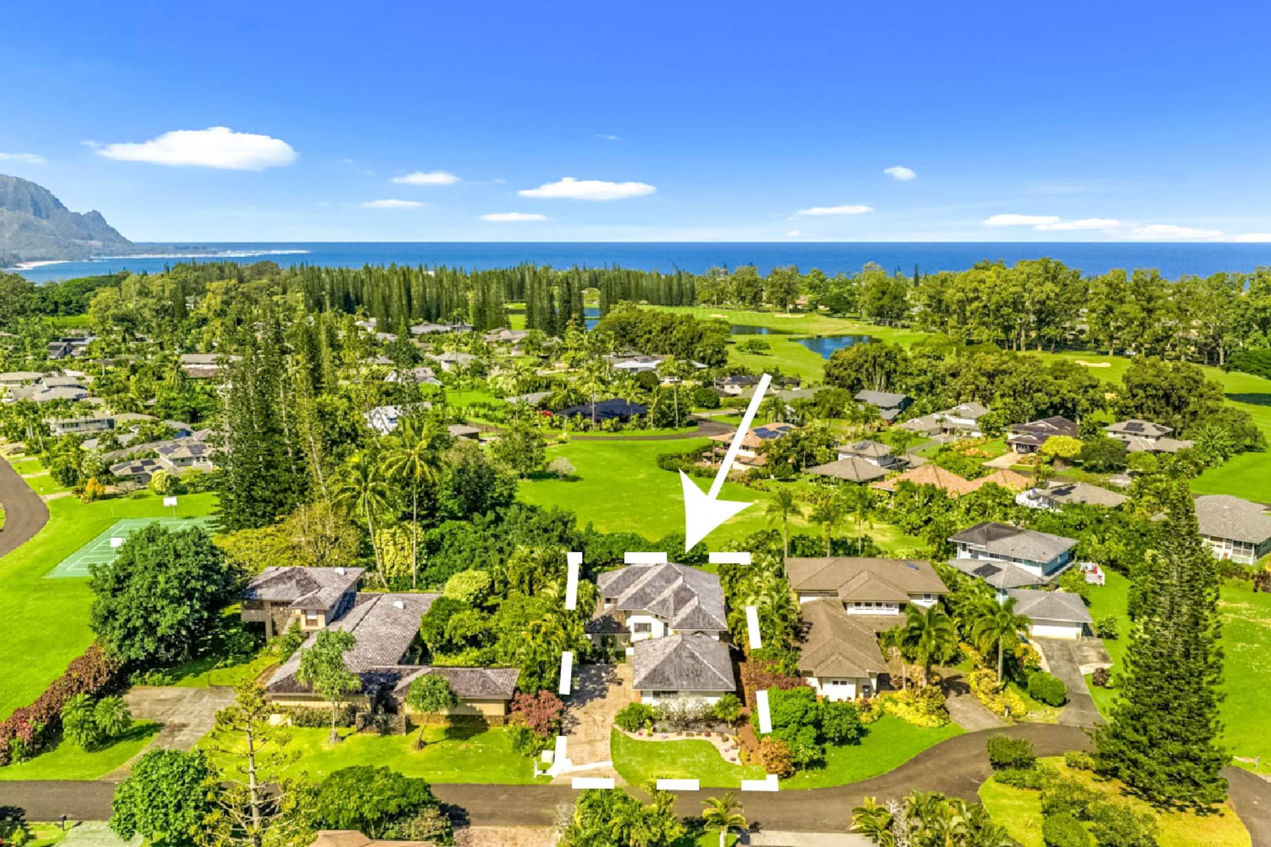 Villa in Princeville · ★5.0 · 6 bedrooms · 13 beds · 2.5 private baths - Image 71