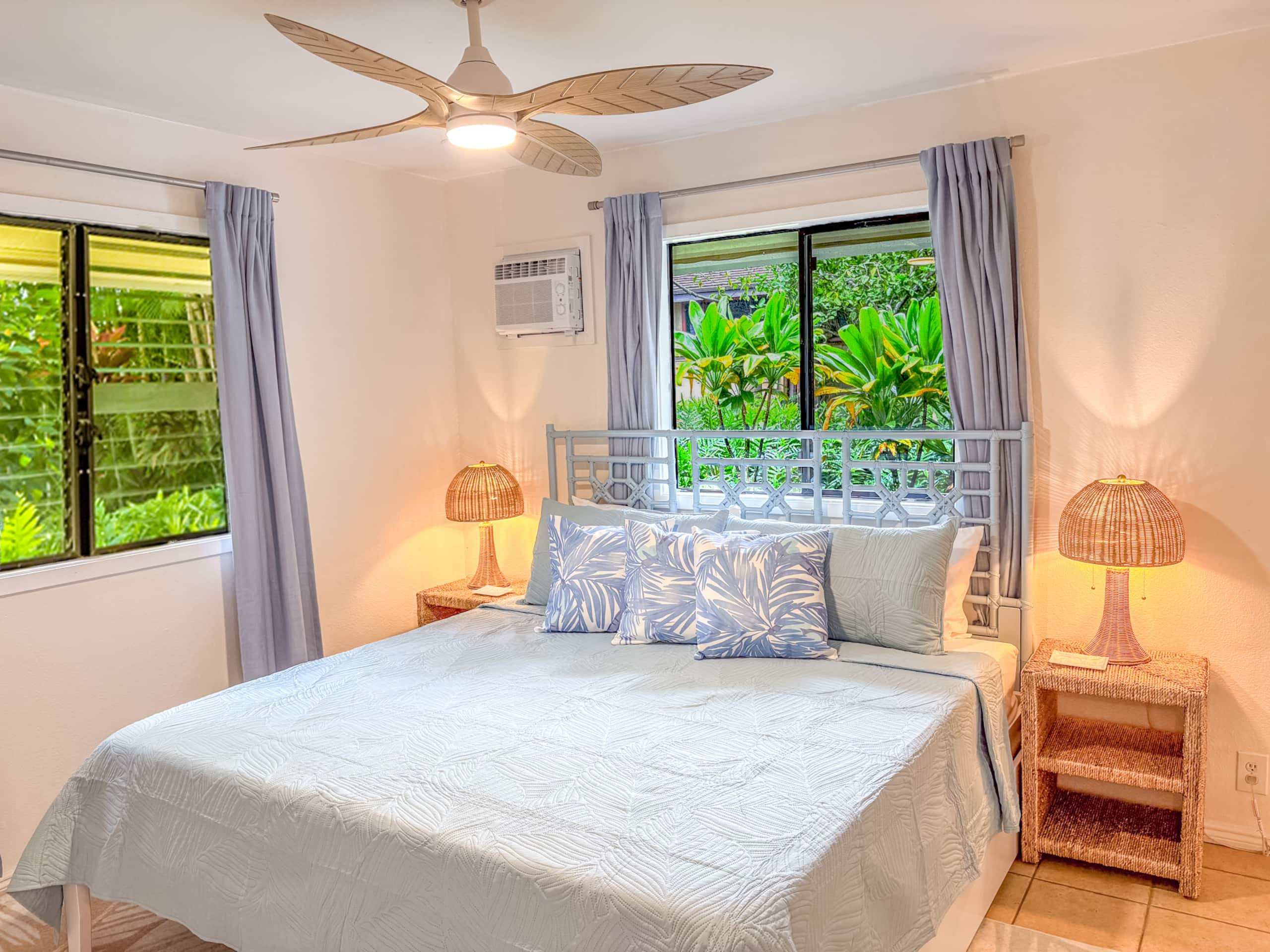 Villa in Princeville · ★5.0 · 6 bedrooms · 13 beds · 2.5 private baths - Image 3