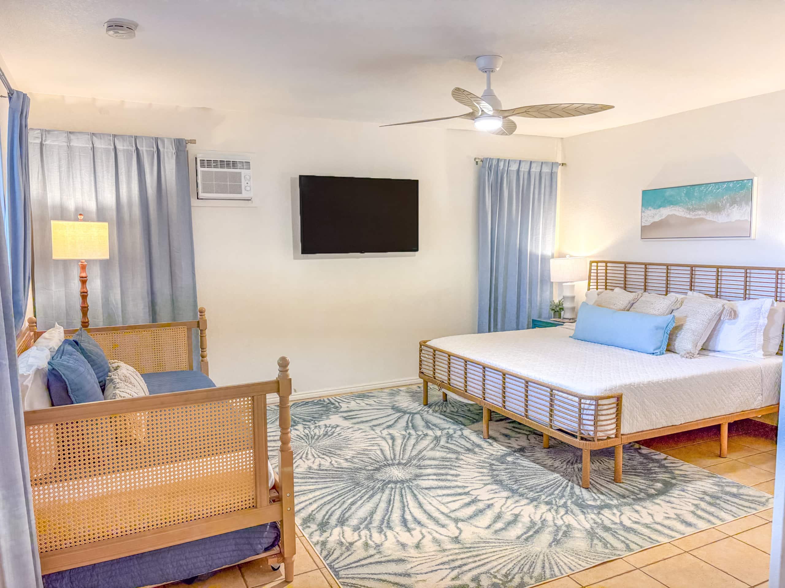 Villa in Princeville · ★5.0 · 6 bedrooms · 13 beds · 2.5 private baths - Image 22