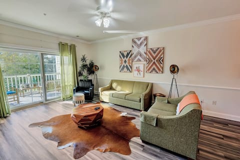 NEW - Large 2 BR at Magnolia Pointe with Nice Pool