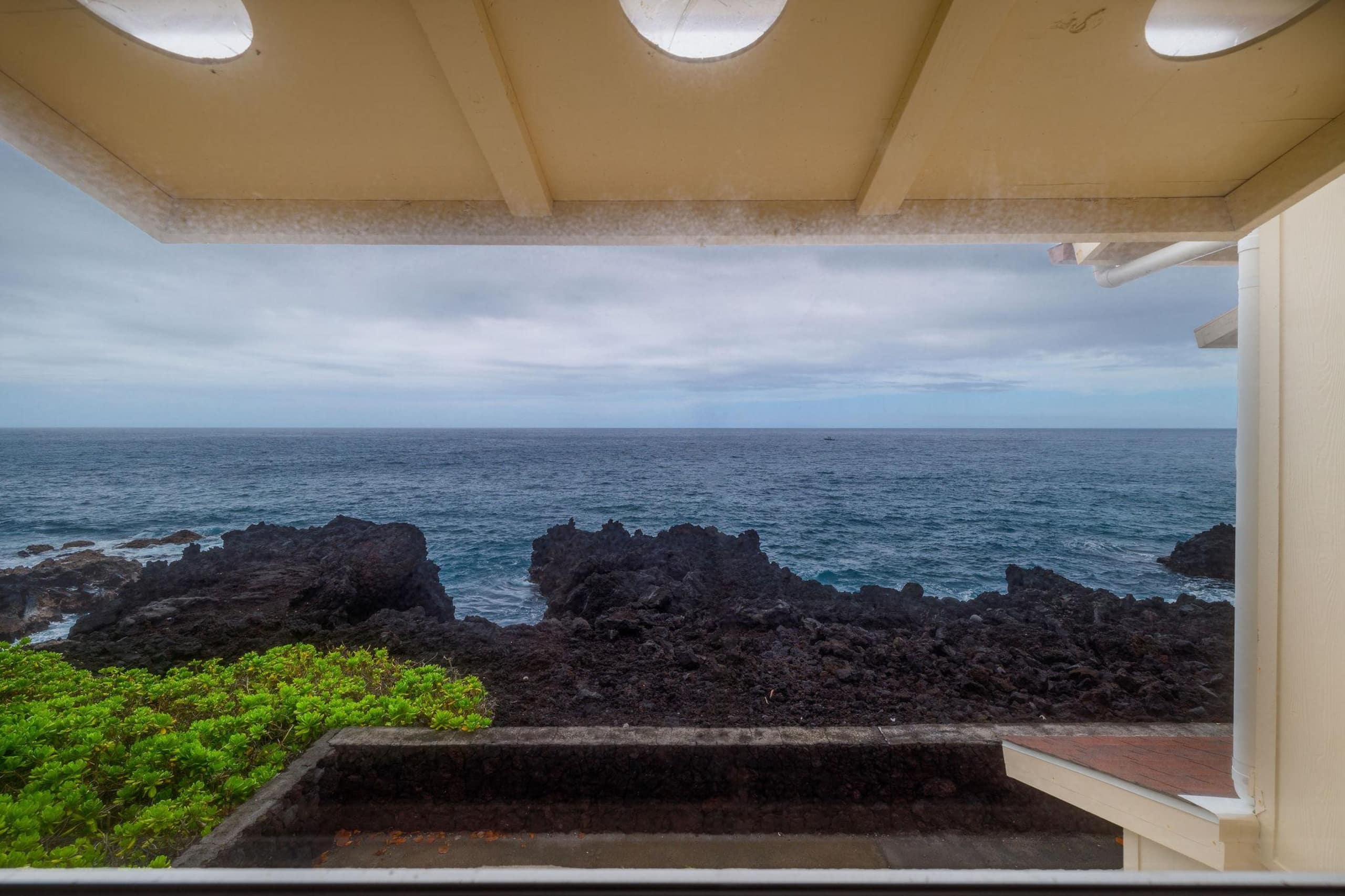 Condo in Kailua-Kona · ★4.5 · 2 bedrooms · 3 beds · 2 private baths - Image 32