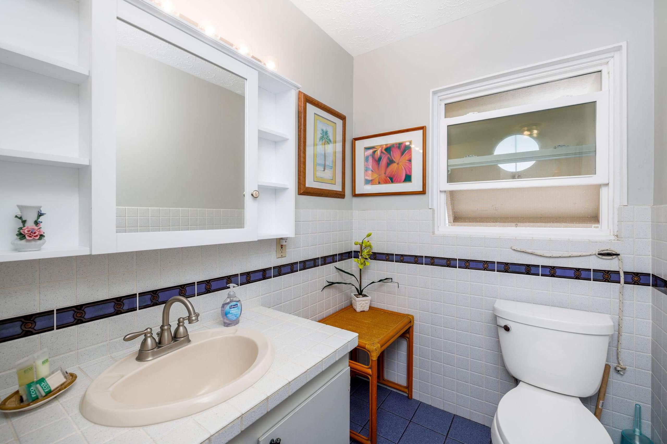 Condo in Kailua-Kona · ★4.5 · 2 bedrooms · 3 beds · 2 private baths - Image 16