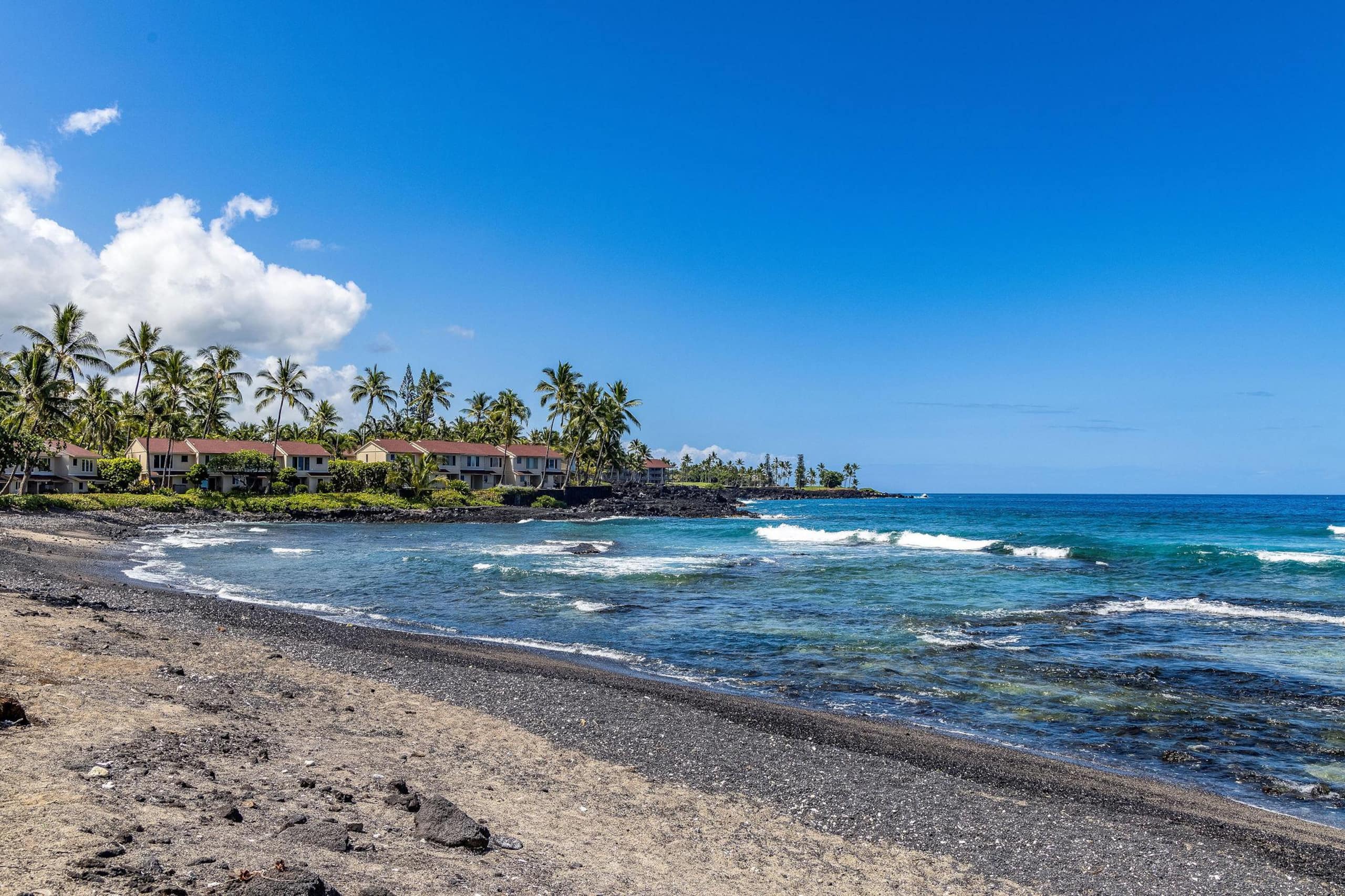 Condo in Kailua-Kona · ★4.5 · 2 bedrooms · 3 beds · 2 private baths - Image 30