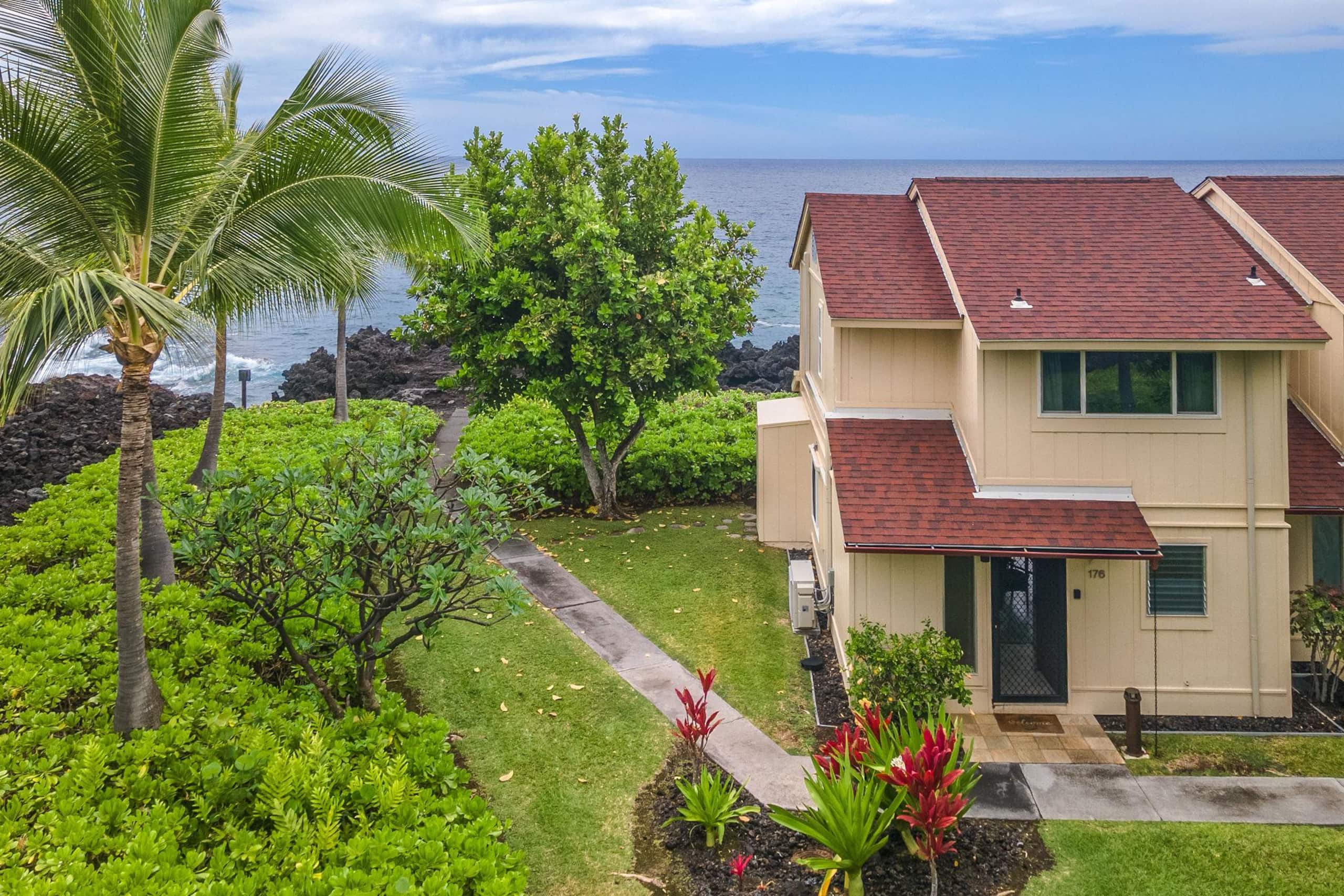 Condo in Kailua-Kona · ★4.5 · 2 bedrooms · 3 beds · 2 private baths - Image 21
