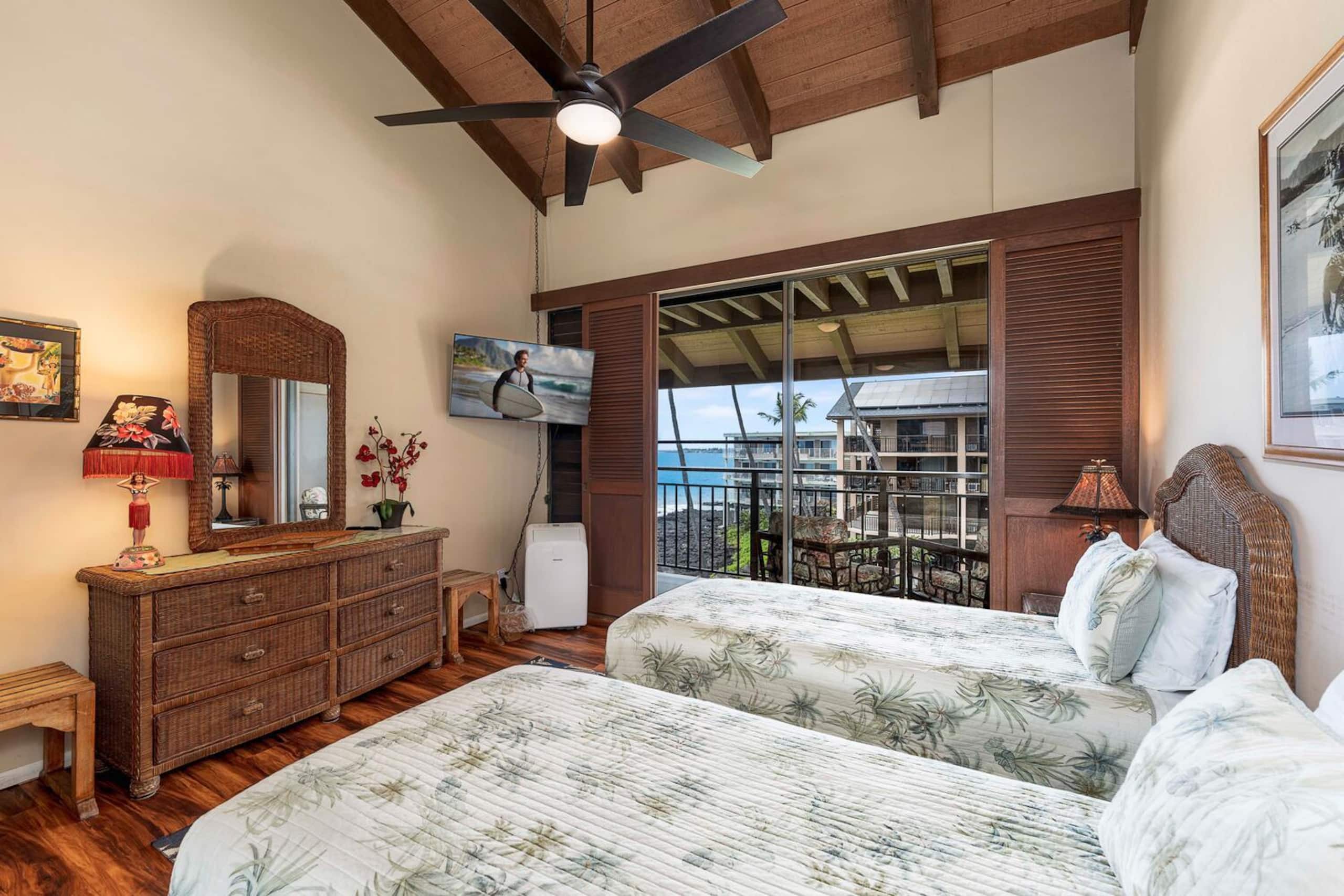 Condo in Kailua-Kona · ★4.88 · 2 bedrooms · 4 beds · 2 baths - Image 24