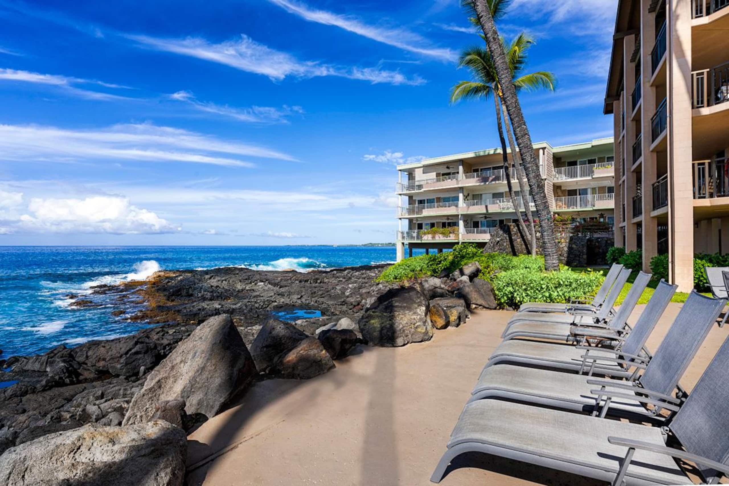 Condo in Kailua-Kona · ★4.88 · 2 bedrooms · 4 beds · 2 baths - Image 44