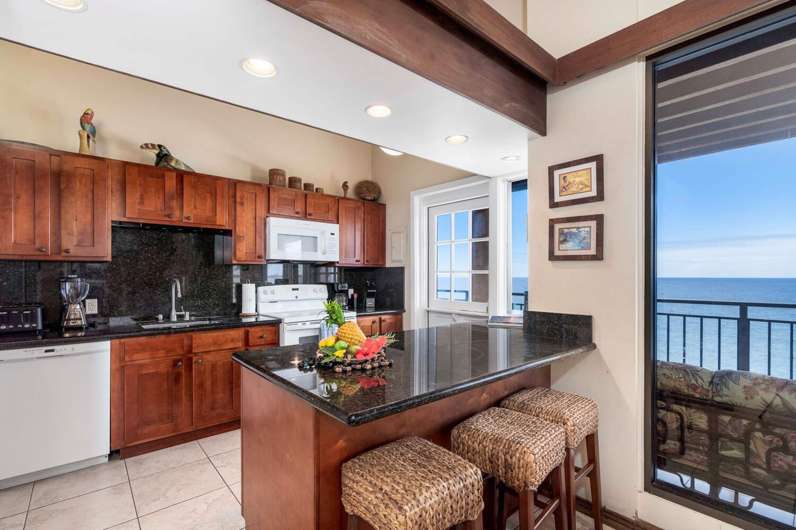 Condo in Kailua-Kona · ★4.88 · 2 bedrooms · 4 beds · 2 baths - Image 14