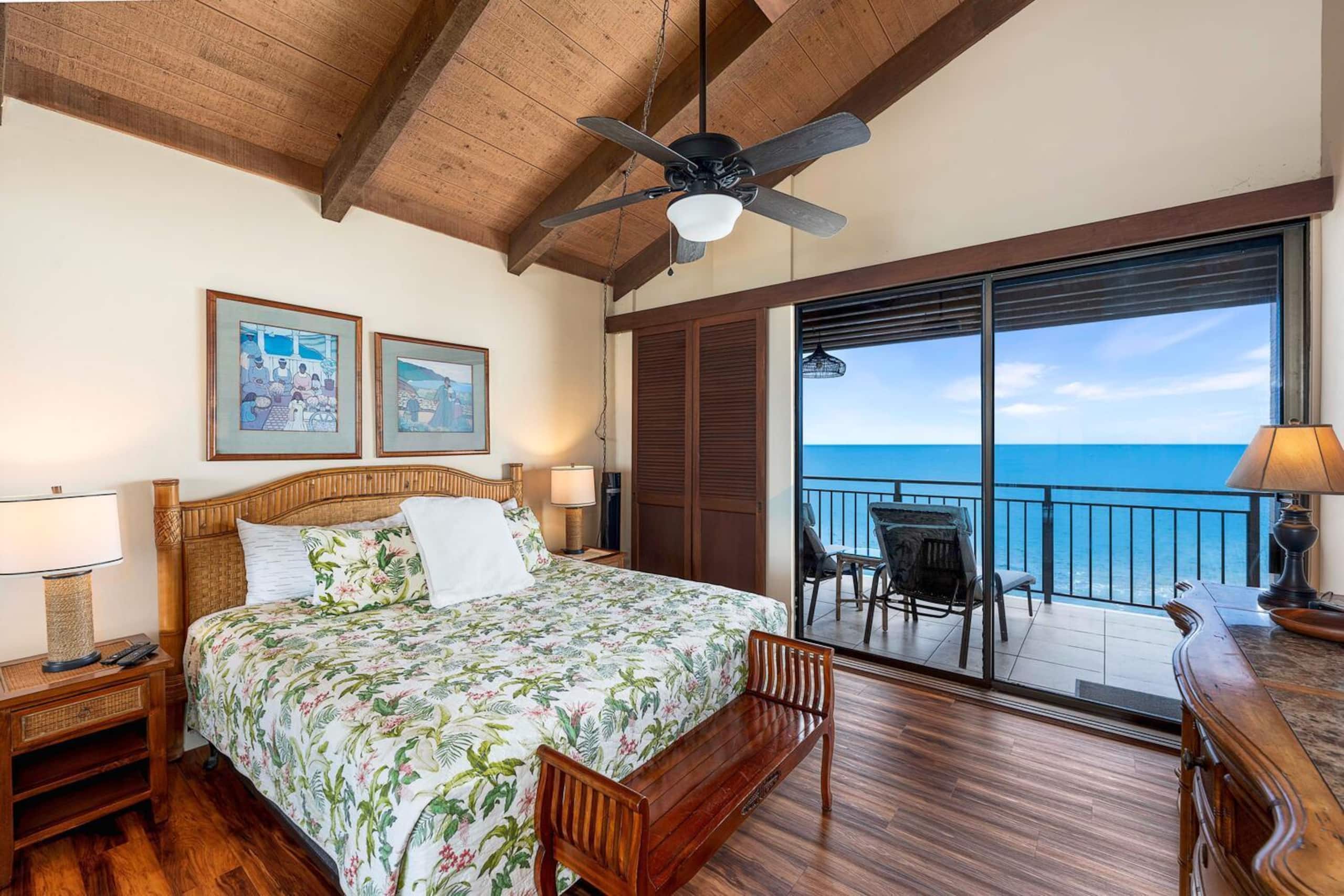 Condo in Kailua-Kona · ★4.88 · 2 bedrooms · 4 beds · 2 baths - Image 18