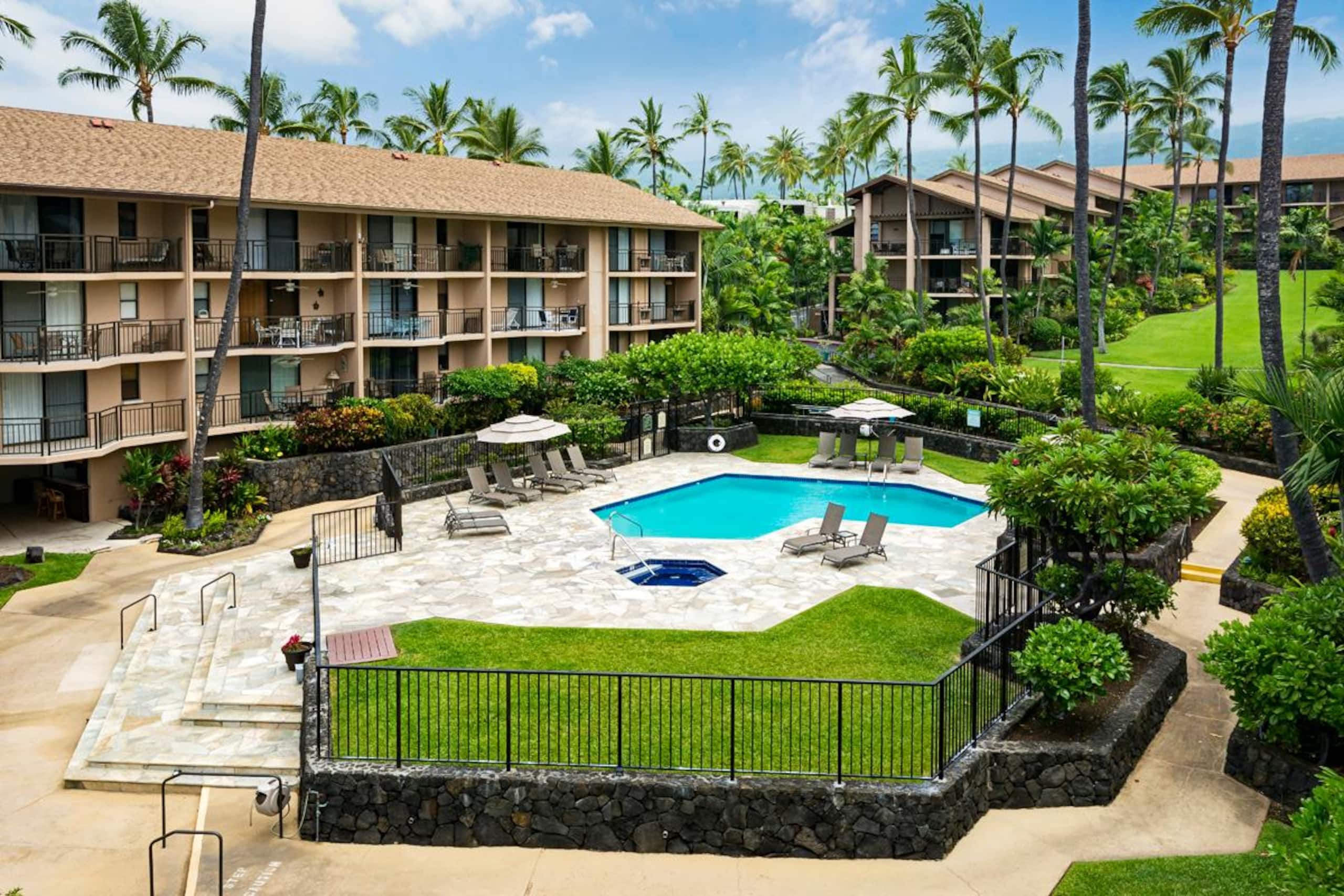 Condo in Kailua-Kona · ★4.88 · 2 bedrooms · 4 beds · 2 baths - Image 33