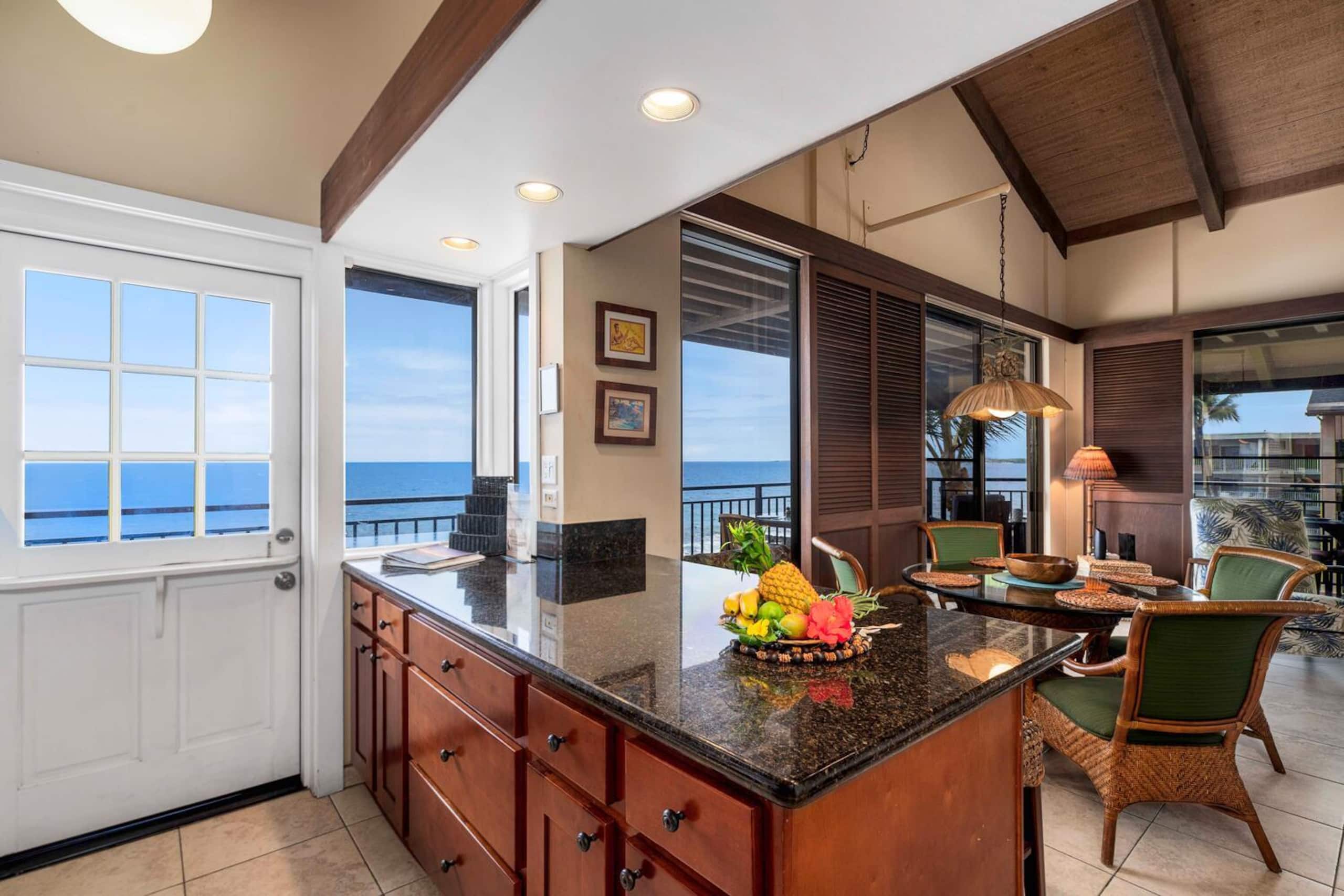 Condo in Kailua-Kona · ★4.88 · 2 bedrooms · 4 beds · 2 baths - Image 13