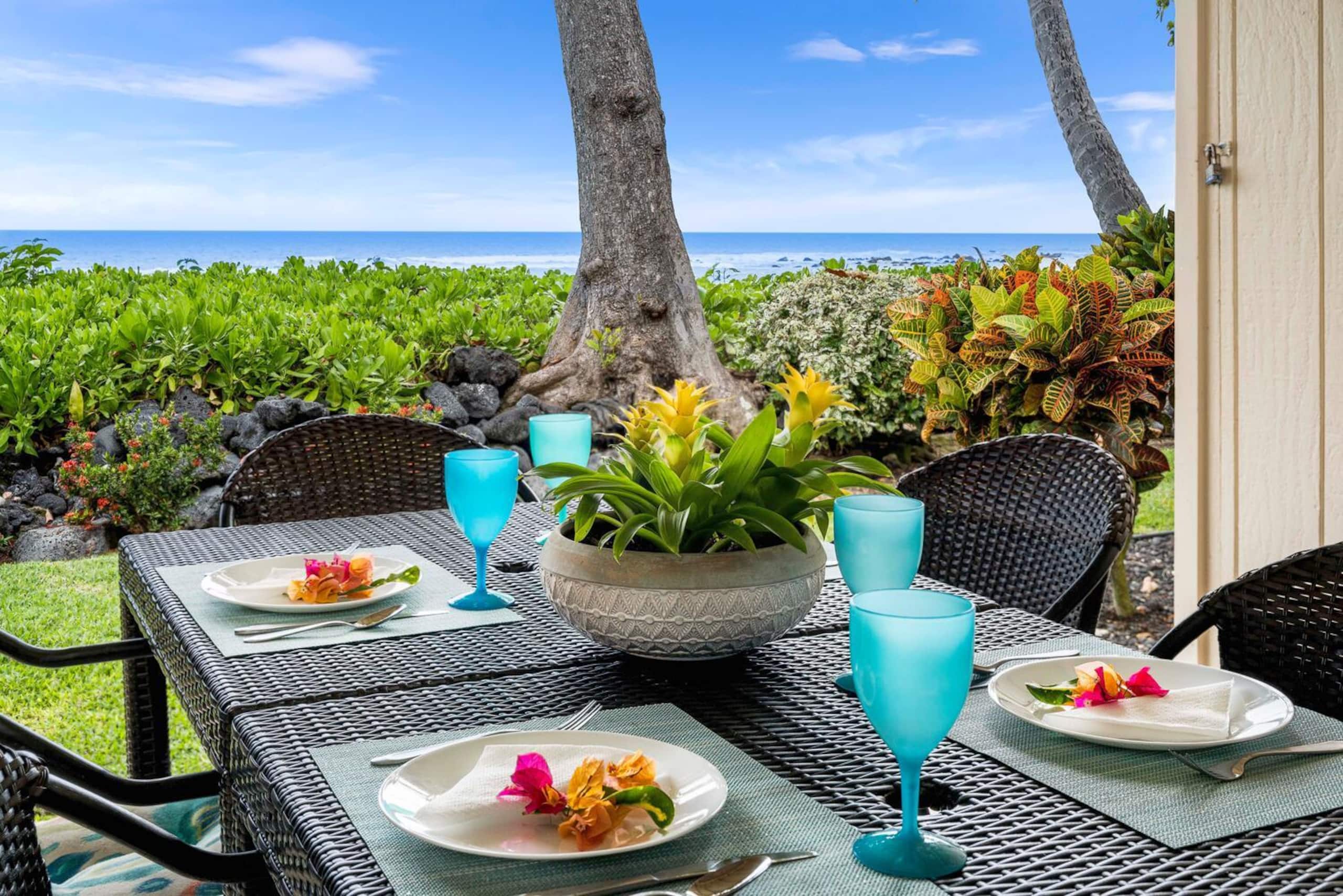 Condo in Kailua-Kona · ★5.0 · 2 bedrooms · 3 beds · 2 baths - Image 9