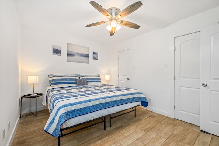 غرفة نوم بسرير بحجم كينج! 