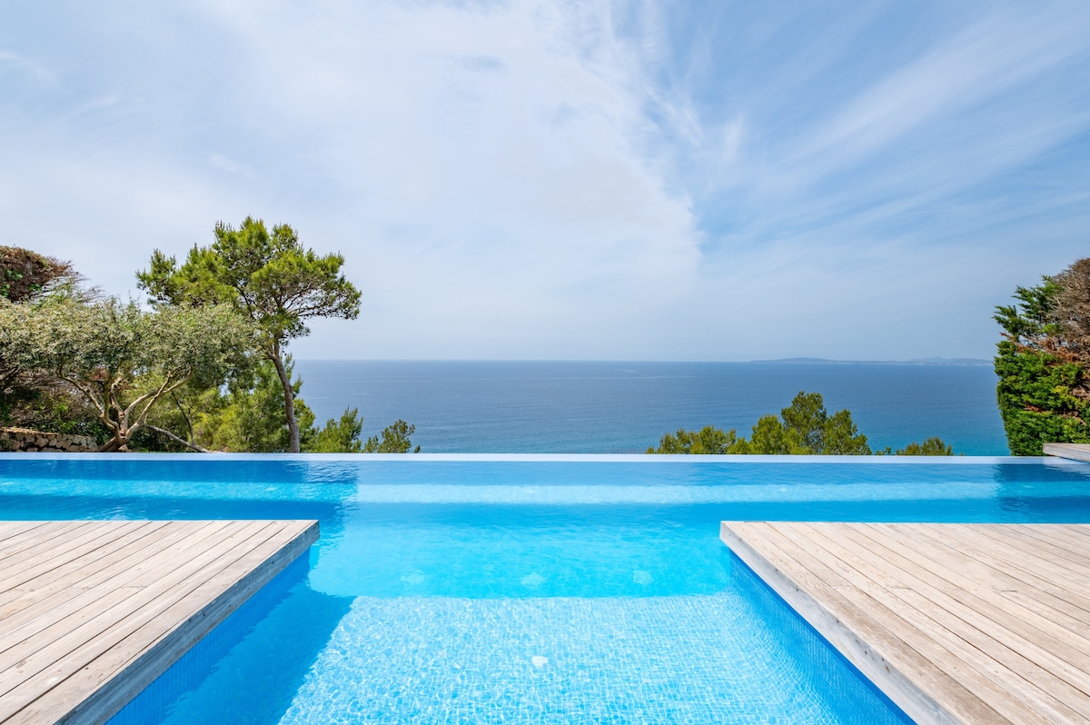 Villa Beachfront - Herce Property by Priority 5