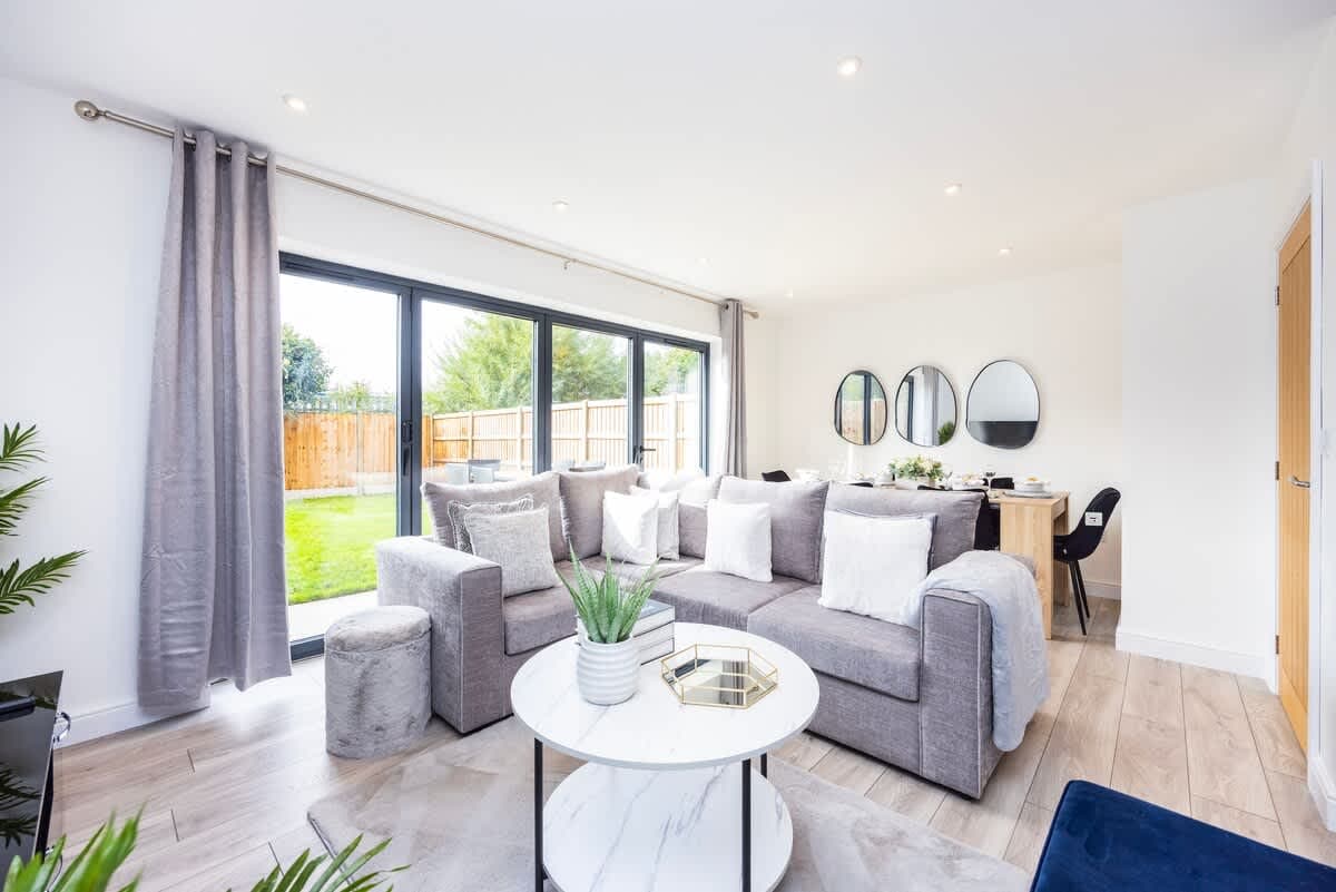 3 Bed House | New Build | Long Stays