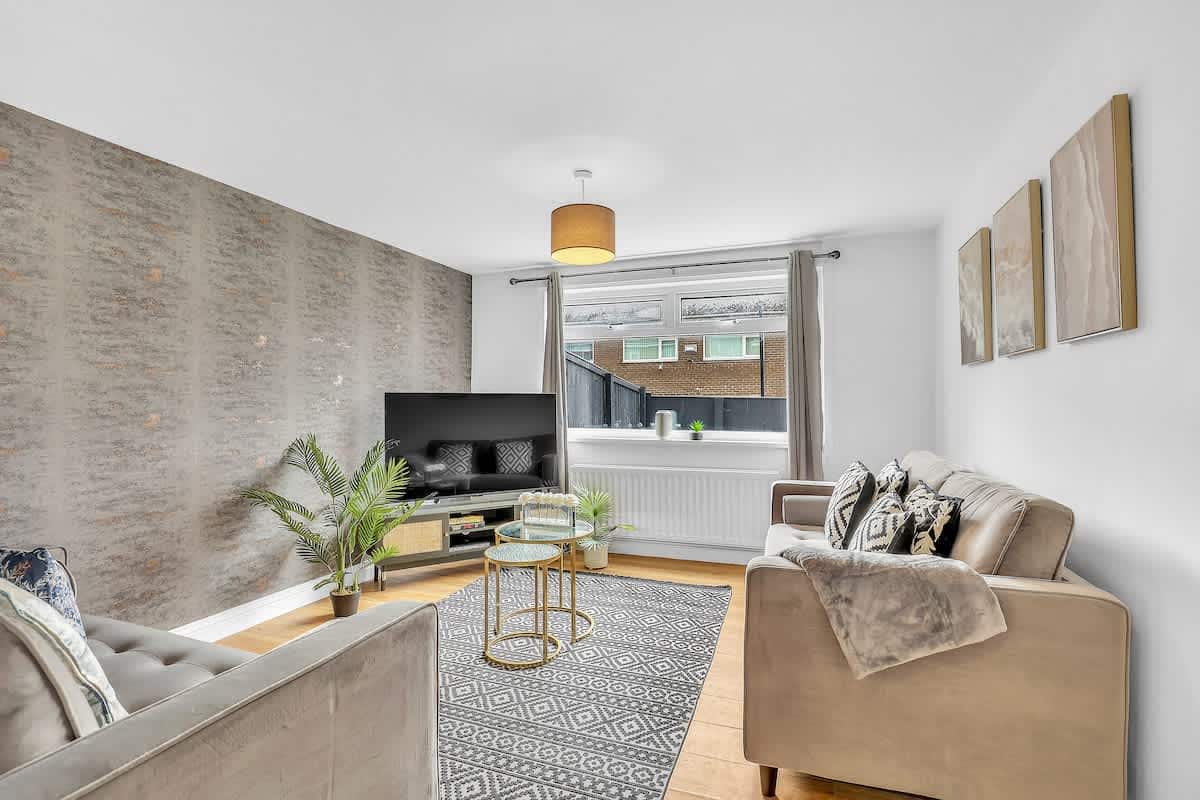 3 Bed | Long Stays | Business & Family Stays | Sleeps 6