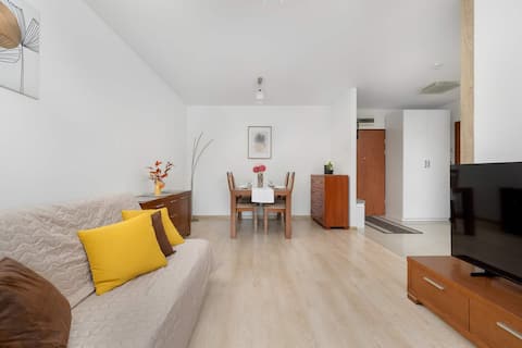 Popular Airbnb listing: Kromera 65 Wrocław | Cosy Apartment | Balcony in Karłowice Różanka