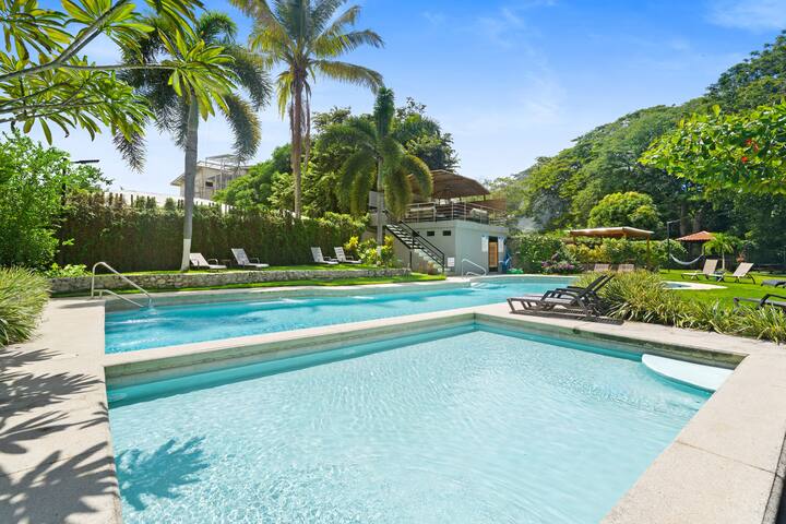 Paradizio 303 Condo | Walk to Beach & Main Street