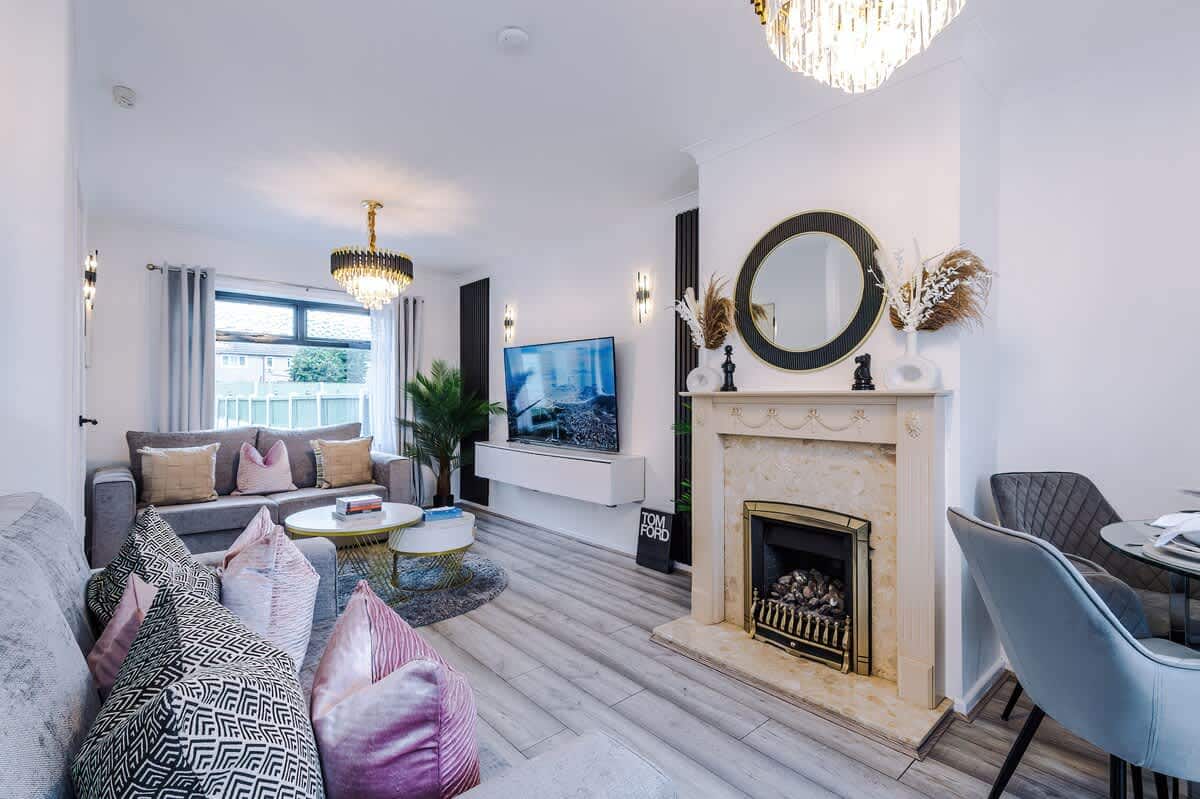 Modern 2 Bed House | Contractors | Relocation Stay