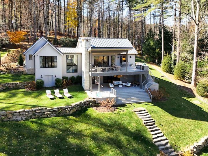 Lakefront Home With Dock & Hot Tub - Highlands, NC