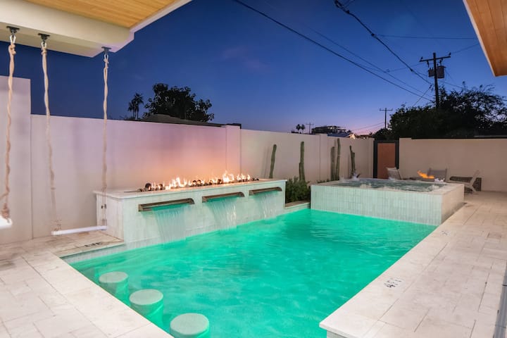 HÓZHÓ Coolidge | Lanai | Fire Pit | Theatre - Houses for Rent in