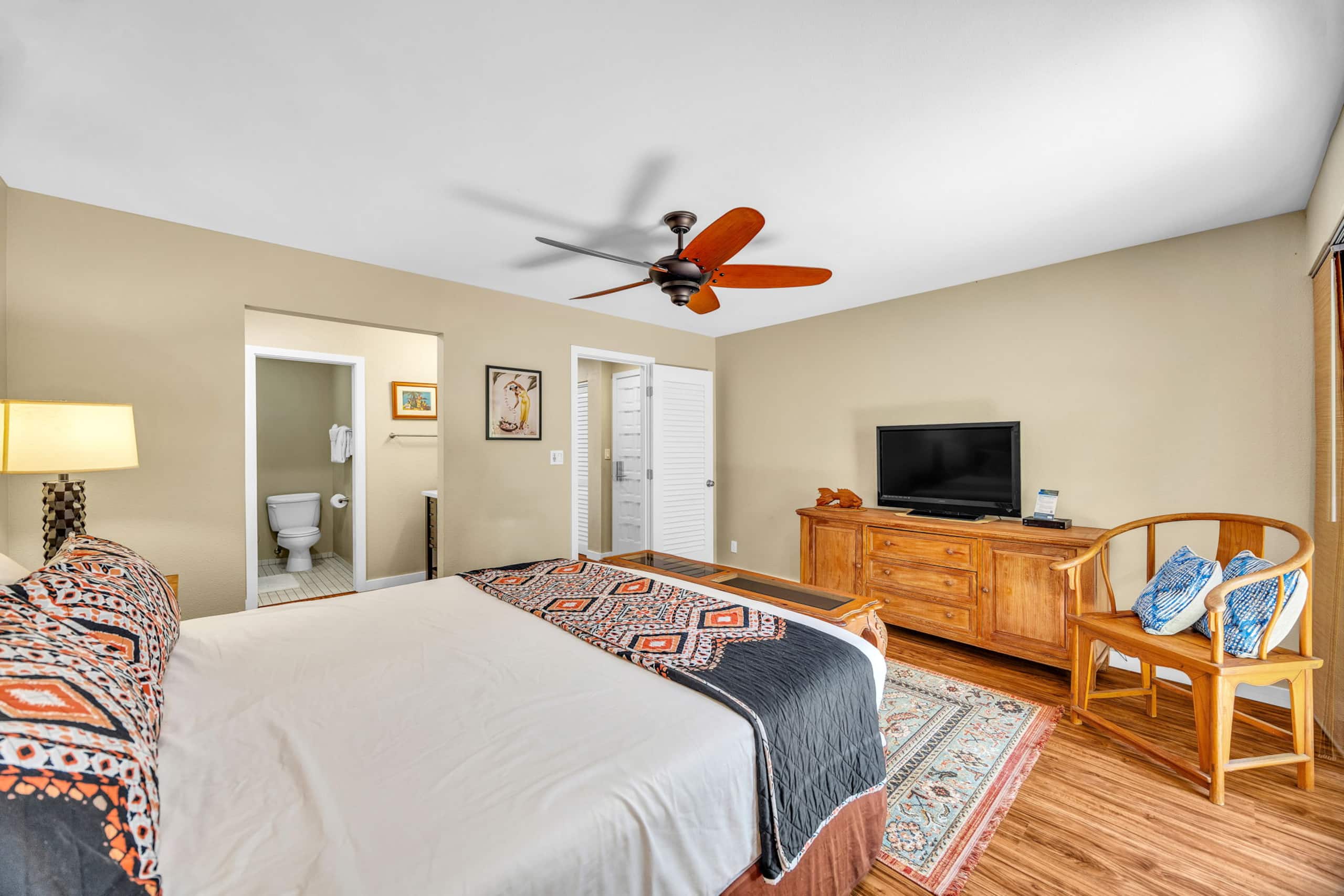 Condo in Kihei · ★4.4 · 1 bedroom · 2 beds · 1.5 private baths - Image 12