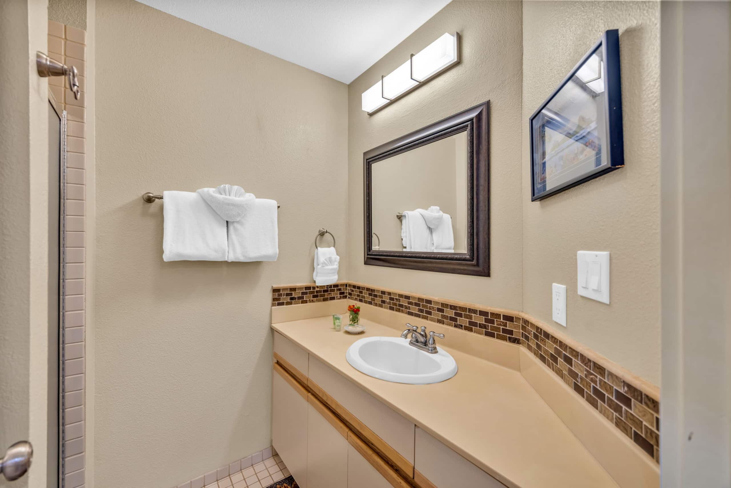 Condo in Kihei · ★4.4 · 1 bedroom · 2 beds · 1.5 private baths - Image 16