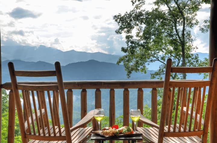 Big Sky Lodge - Free Rafting Adventure - Hot Tub - Secluded Sunset View - Bryson City, NC