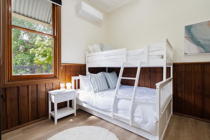 საძინებელი 3 გასაშლელი საწოლით