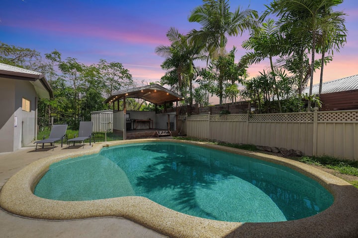 Seednest 7 bed | Pool &Game Room