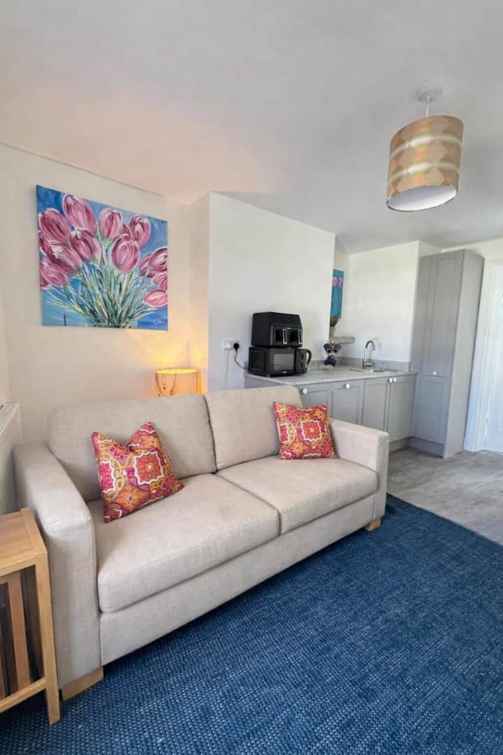 Convenient 1-bed Apartment, Walk To Beach & Shops - Exmouth