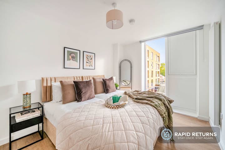 2号卧室-灵活的双床或特大号床设置