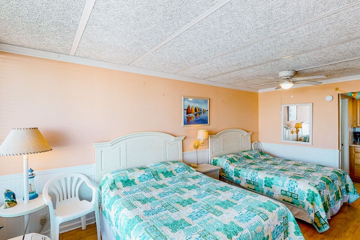 Shorely Suite #204: Waterfront Suite With Pool! - Atlantic Beach, NC