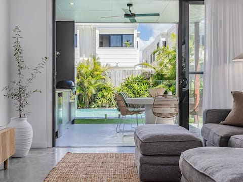 Successful Airbnb property: 3-Bed Beach Retreat · Pool · 1 min walk to sand in Kingscliff