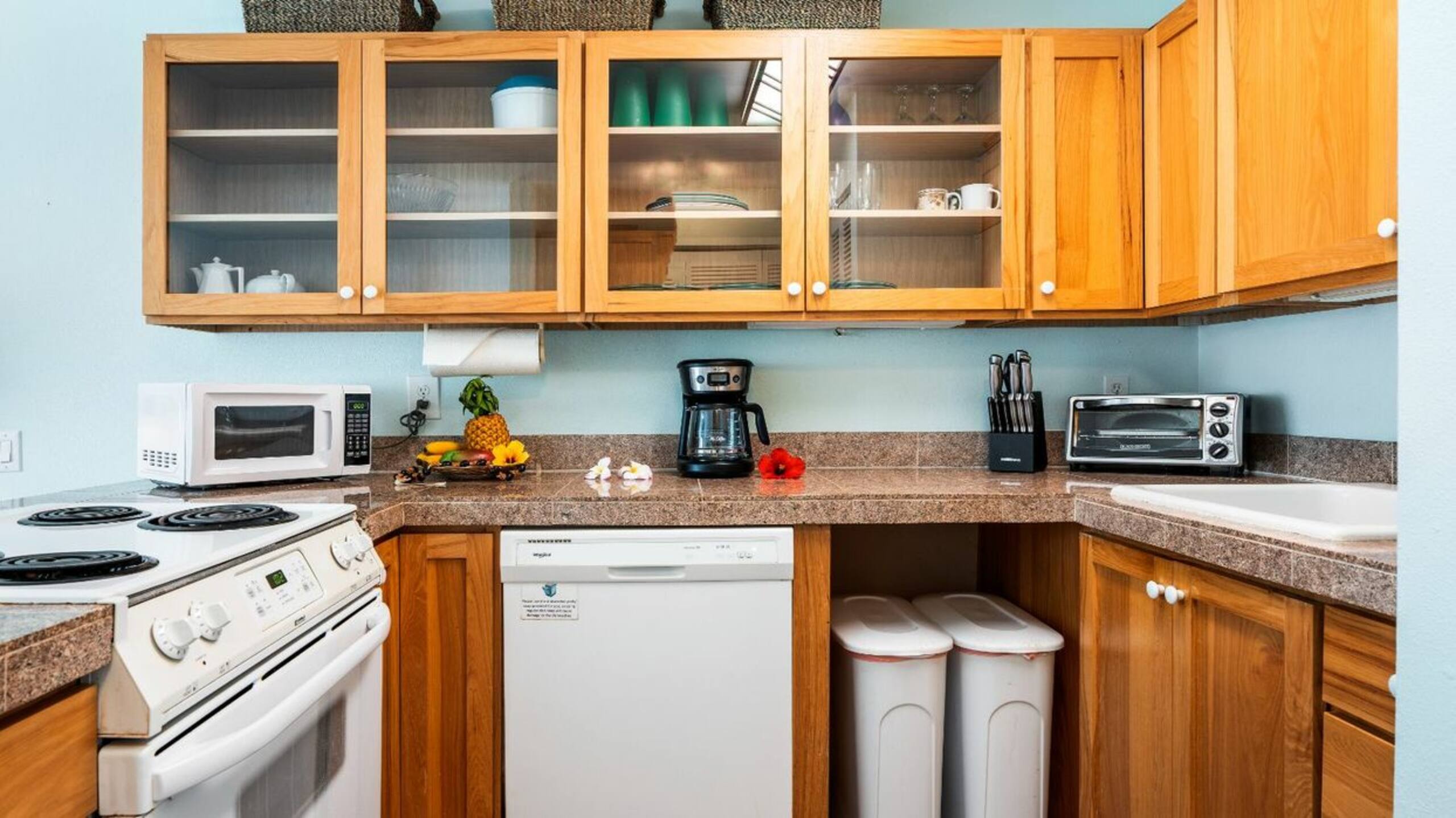 Condo in Kailua-Kona · ★4.75 · 1 bedroom · 2 beds · 1 private bath - Image 2