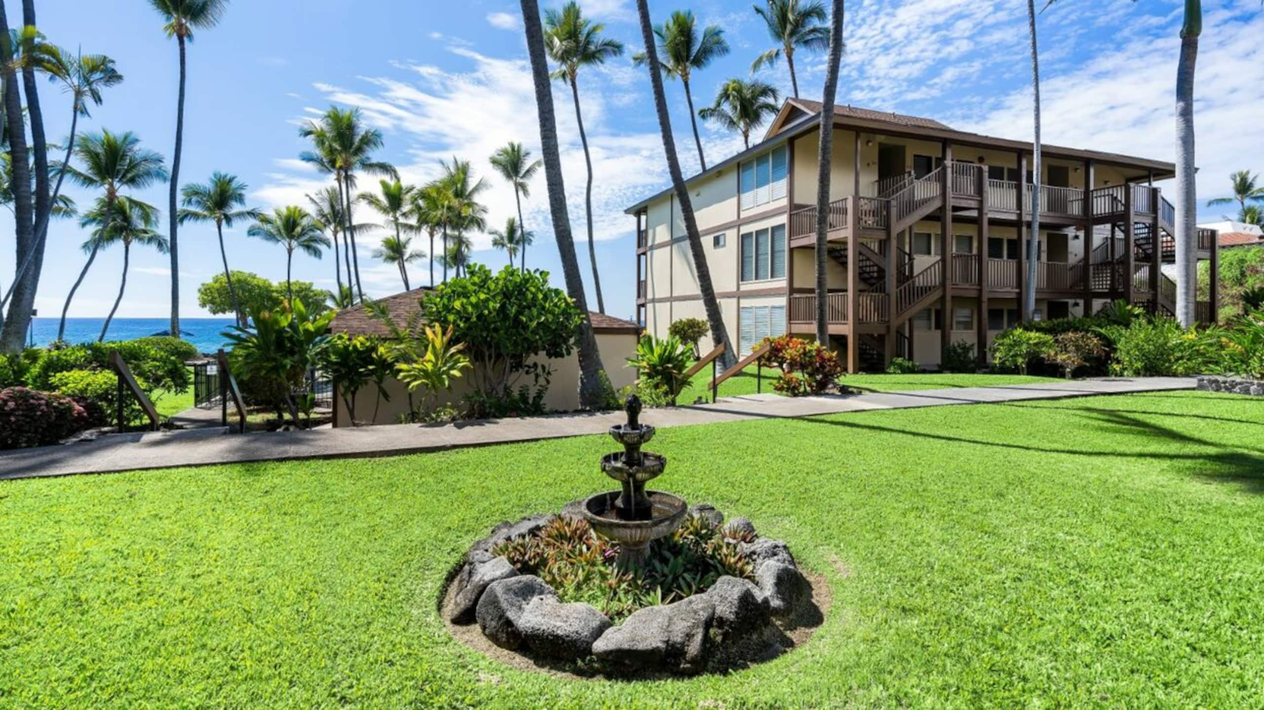 Condo in Kailua-Kona · ★4.75 · 1 bedroom · 2 beds · 1 private bath - Image 22