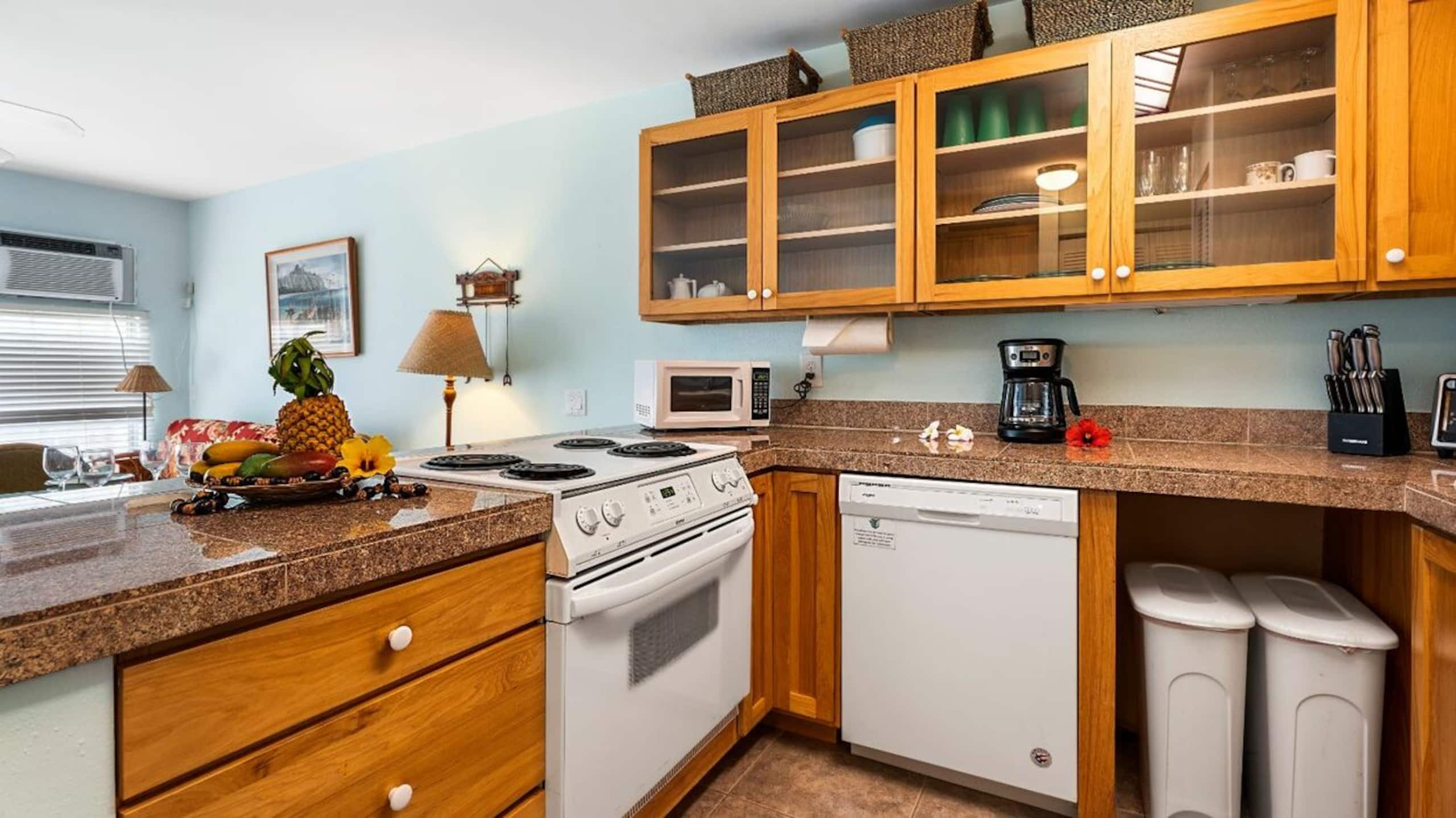 Condo in Kailua-Kona · ★4.75 · 1 bedroom · 2 beds · 1 private bath - Image 13