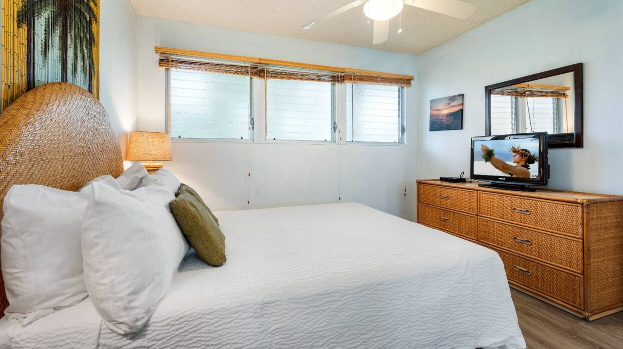 Condo in Kailua-Kona · ★4.75 · 1 bedroom · 2 beds · 1 private bath - Image 4