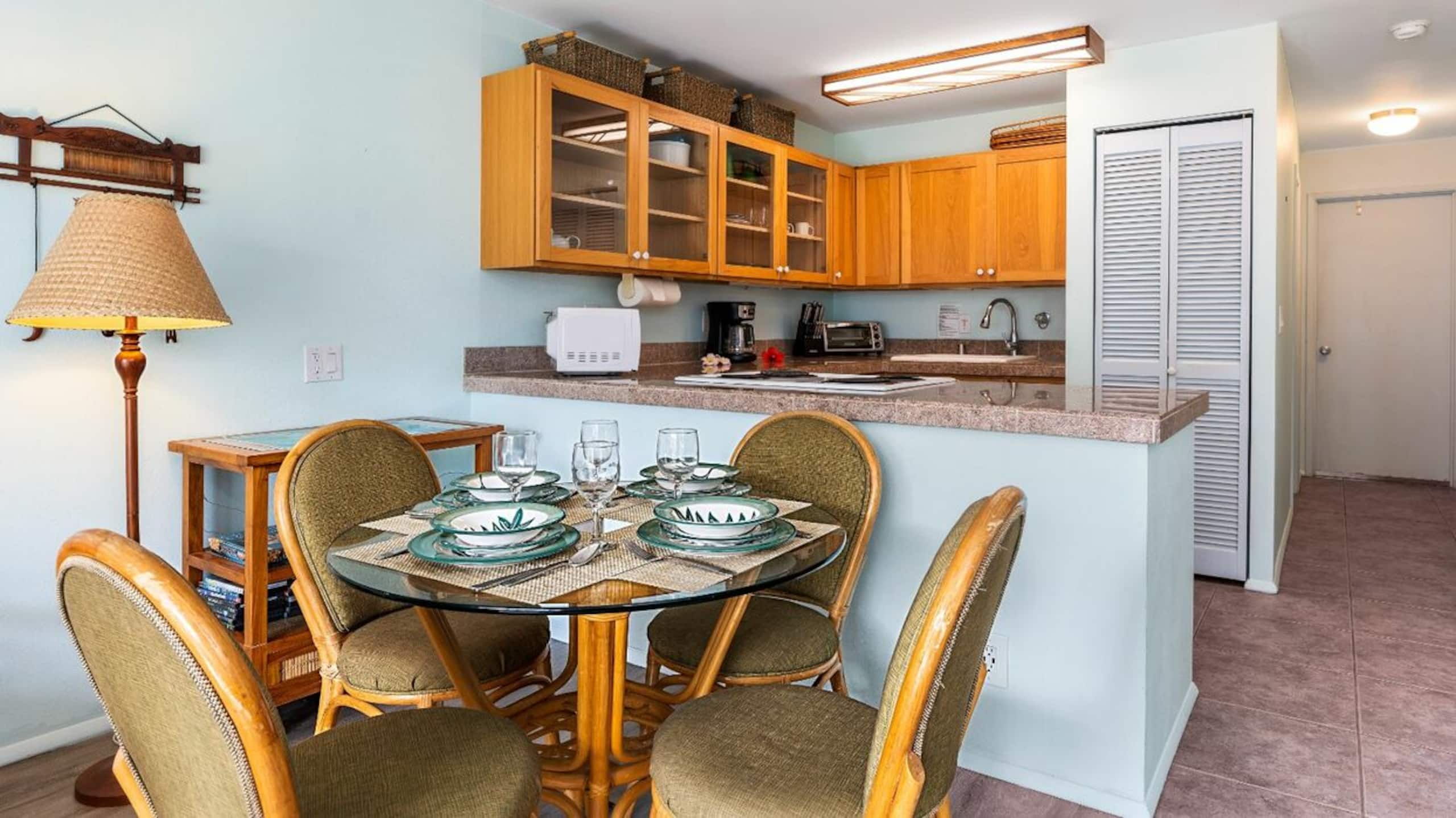 Condo in Kailua-Kona · ★4.75 · 1 bedroom · 2 beds · 1 private bath - Image 12