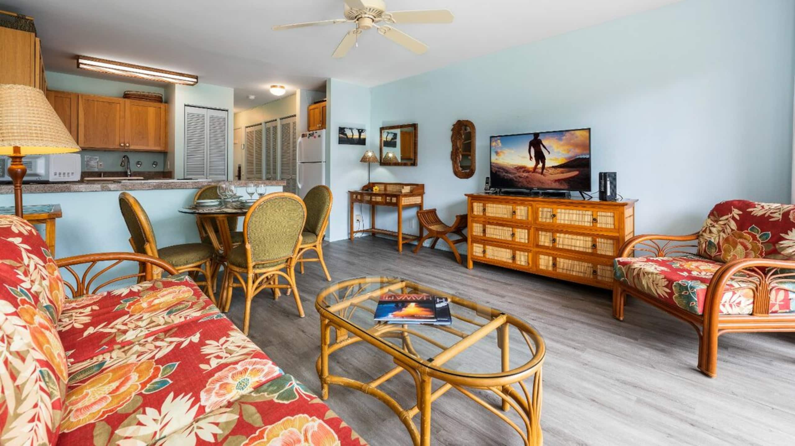Condo in Kailua-Kona · ★4.75 · 1 bedroom · 2 beds · 1 private bath - Image 11