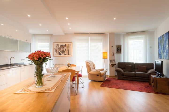 San Roque Center, parking included gallery image 2