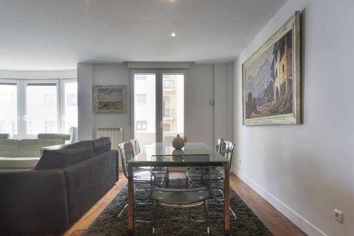 Playa Gros, views La Zurriola beach gallery image 5