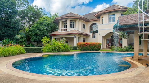 Sunlit Villa | 7BR Pool Villa | December Offer!