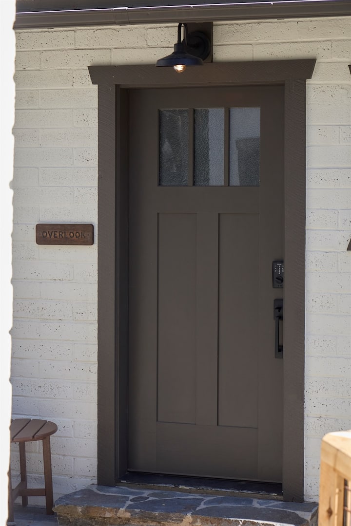 Overlook Cabin entrance