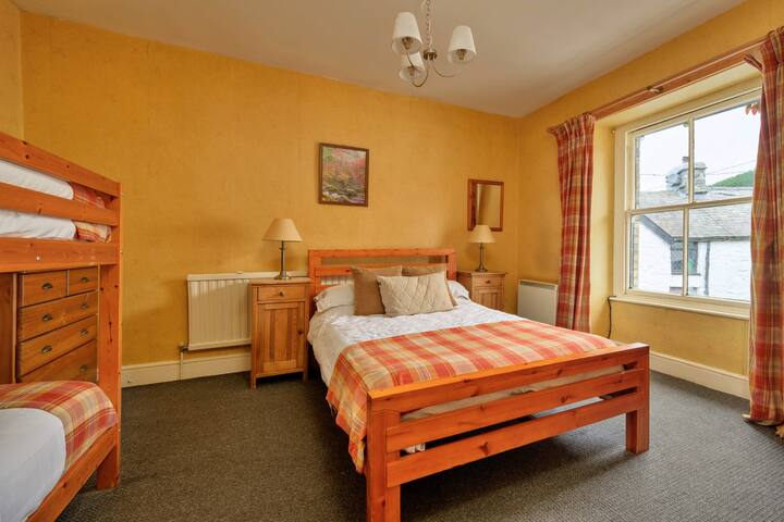 غرفة النوم 1