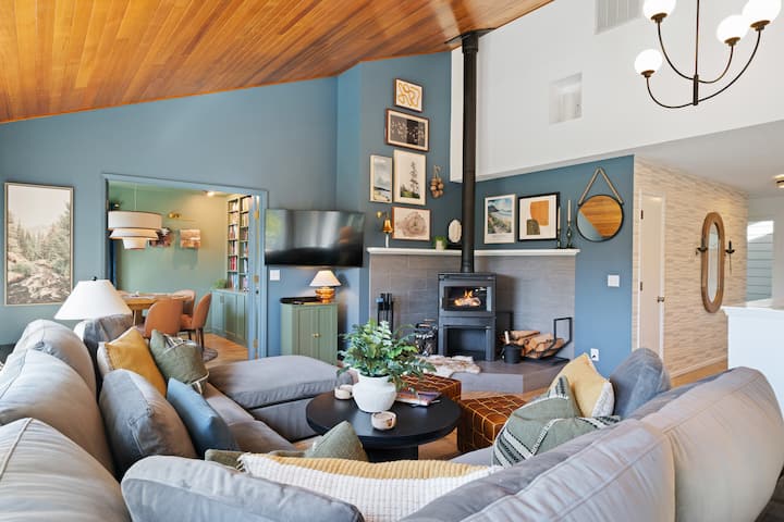 Spacious 4bd Beach House - Pet-friendly - Hot Tub - Manzanita, OR