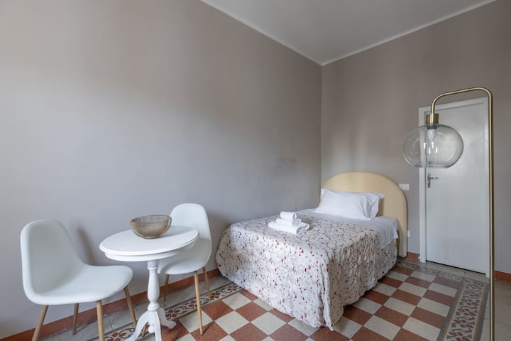 غرفة النوم 2