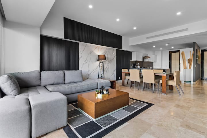 5br, 3 Suites, Ocean Views & Casino Access - Puerto Vallarta