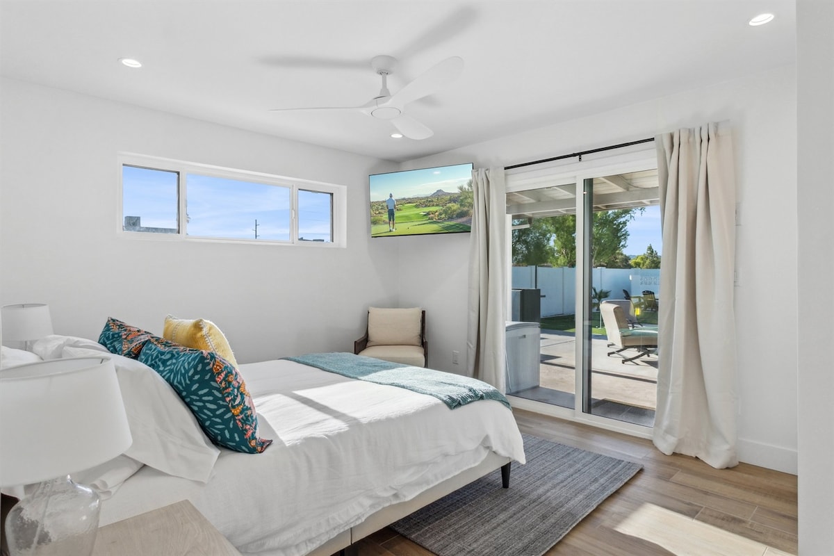 Slaapkamer met queensize bed